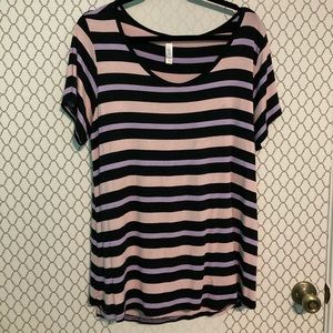 LULAROE CLASSIC TEE